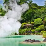 Los 5 países donde cambiar dólares en el mercado local multiplica tu presupuesto de viaje »