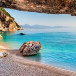5 lugares donde se juntan dos mares u océanos y puedes ver la línea de unión »